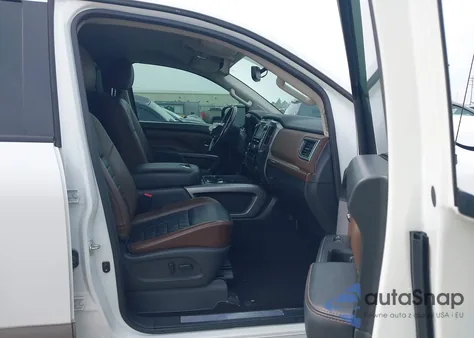 2019 Nissan Titan Platinum Reserve из США, поврежденный, VIN 1N6AA1E57KN521053